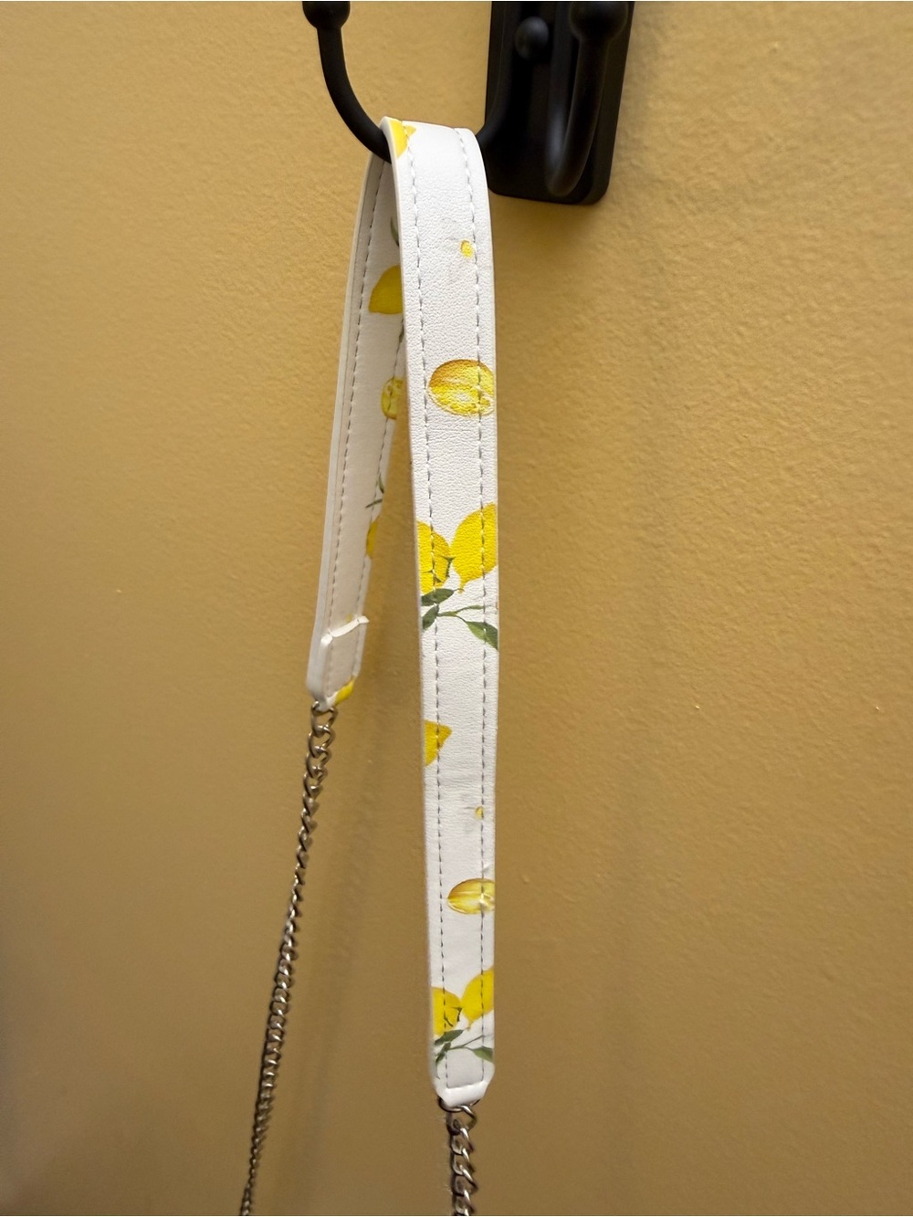 ALDO Women's White Lemon Print Quilted Crossbody Bag NWT - Picture 4 of 10